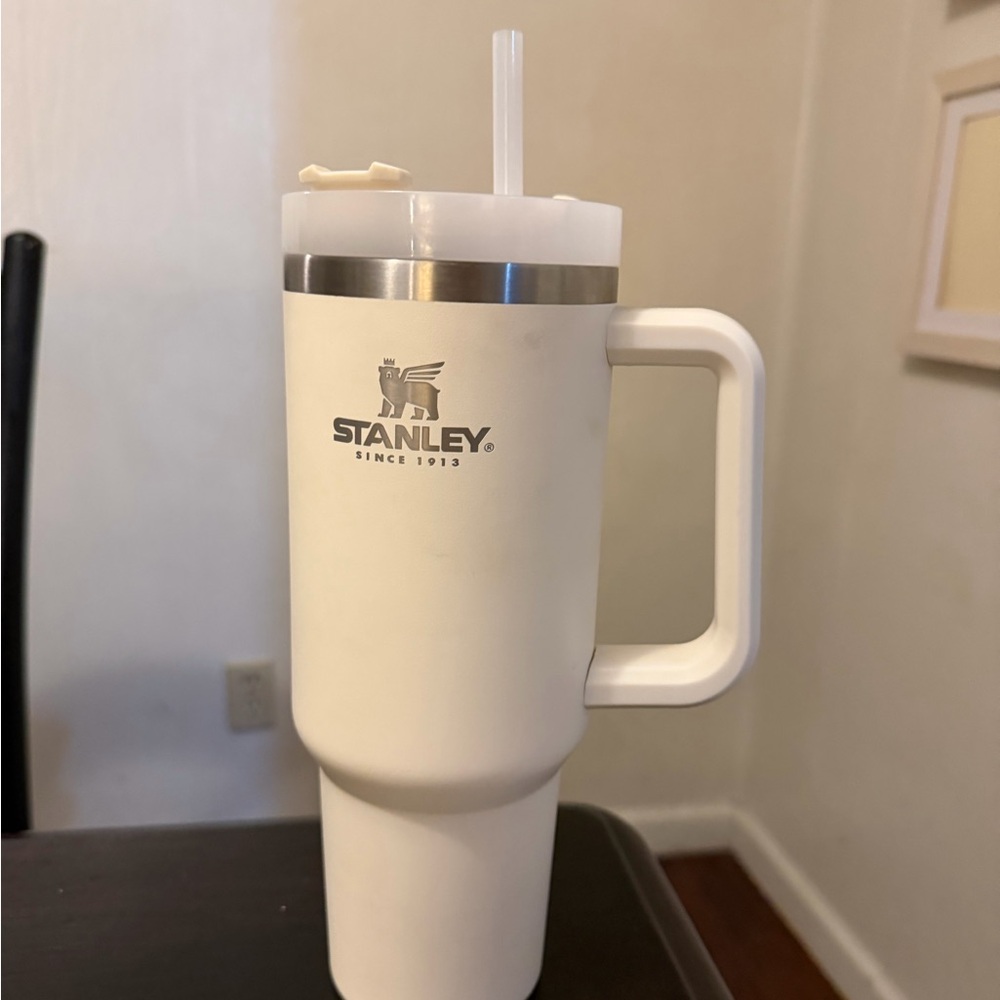 40oz Stanley white
